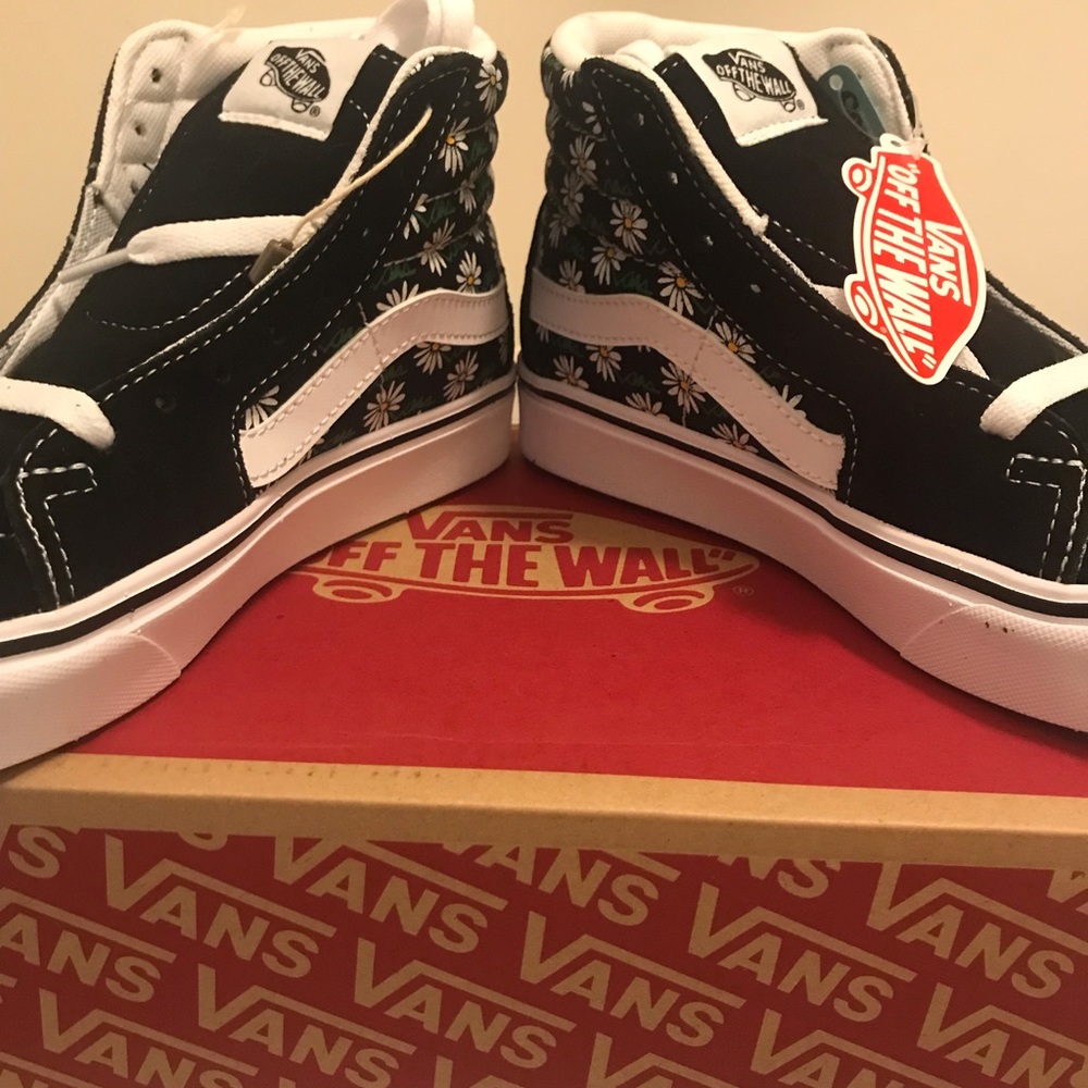 Scribbled Daisy Vans